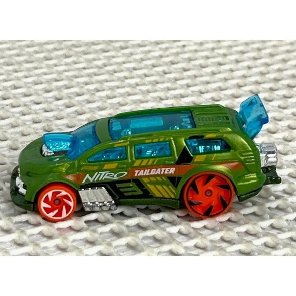 2014 HOT WHEELS NITRO TAILGATER GREEN 3